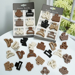 Pinzas para el Cabello Mio Coffee Series, Mini Pinzas de Plástico de 2.5cm con Forma de Corazón y Múltiples Diseños, Set de Pinzas para el Cabello para Mujeres y Niñas - Product Image 2