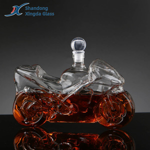 Set Decanter per Vino e Whisky Personalizzato <span class=keywords><strong>da</strong></span> 750ml in Vetro Borosilicato con Logo Personalizzato - Accessori per Collezionisti di Moto e Regali - Product Image 4