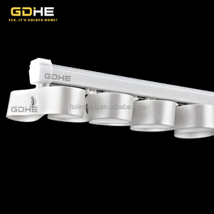 Rail de rideau en alliage d'aluminium robuste avec support de montage dissimulé, rail de rideau à plis en S avec <span class=keywords><strong>barre</strong></span> en <span class=keywords><strong>PVC</strong></span> silencieuse intégrée - Product Image 2