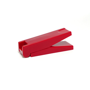 Tagliapillole Portatile Rosso con Lama Affilata, Compatto e Facile da Usare per Viaggi, Casa e Uso Medico - Product Image 1