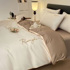 Set di Biancheria da Letto in Cotone di Lusso, Morbido e Traspirante, Copripiumino Ricamato, Set Lenzuola Premium per Hotel e Casa - Product Image 4
