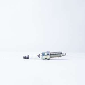 Bougies d'allumage OEM pour Mazda pour BMW pour <span class=keywords><strong>Volvo</strong></span> nouveau modèle K20PBR-S10 APP3923 22401JD01B 242229654 242240566 2288 2397 pour Nissan Alt - Product Image 3