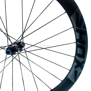 Roues de vélo de route en carbone UD légères avec moyeu en alliage, finition mate, frein à disque avant/arrière, pneus clincher <span class=keywords><strong>tubeless</strong></span> 700c 28 mm - Product Image 2