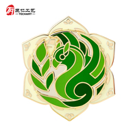 Badges métalliques personnalisés OEM, épingles émaillées Anime, badges personnalisés en forme de fleur pour collection de jeux, broche artistique plaquée or avec boîte