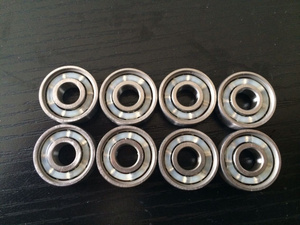 ลูกปืนสเก็ตบอร์ดแบบร่องลึก ความแม่นยำสูง ABEC-9 C3 GCR15 ผลิตจากเหล็กโครเมียม  แบบซีล <span class=keywords><strong>ZZ</strong></span>  หล่อลื่นด้วยจาระบี  ขนาด <span class=keywords><strong>608</strong></span> <span class=keywords><strong>608</strong></span>-2RS (8*22*7) - Product Image 2