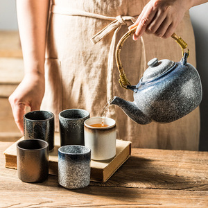 日本セラミック磁器800mlティーポットとケトル籐ハンドル付きコーヒー & ティーカップセット - Product Image 1