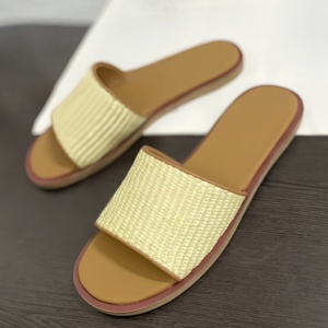 รองเท้าแตะแบบสวมสำหรับผู้หญิง ปี 2026 เหมาะสำหรับใส่กลางแจ้ง ชายหาด กันลื่น ดีไซน์หรูหราสำหรับสุภาพสตรี - Product Image 4