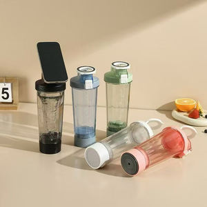 Çalkalayıcı şişe spor salonu için özel Logo 700ml elektrik kendi kendine karıştırma <span class=keywords><strong>Protein</strong></span> sallamak seyahat için uygun manyetik telefon tutucu - Product Image 2