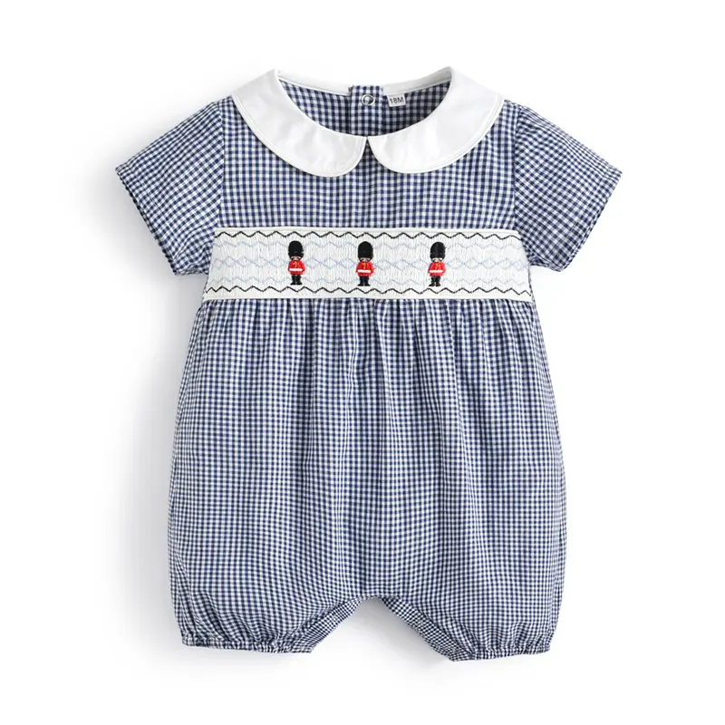 Baby Boy Macacão de Algodão Xadrez com Bordado Soldado Criança Smocked Manga Curta Bubbles Espanhol Boutique Smock Roupas