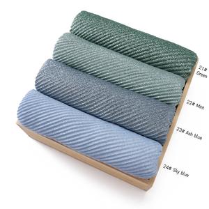 Venta al por mayor 2024 Lastets Glitter Silver Muslim <span class=keywords><strong>Jijab</strong></span> Luxury Plain Oversized Light Cotton Women's Shimmer Crinkle Hijab - Product Image 6