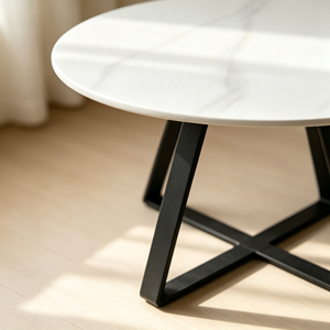 Table basse moderne ronde en pierre frittée, plateau aspect marbre blanc, pieds en métal noir, table centrale pour salon, mobilier d'hôtel - Product Image 1
