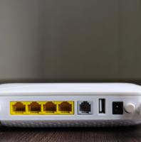 Routeur domestique XPON double mode ZC-520 à succès – 1GE+ 3FE+ VOIP+ 1USB+2.4GWIFI – Prix de gros