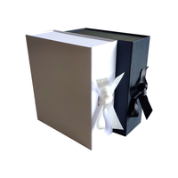 Cartón rígido rojo de lujo, cartón de regalo plegable, cierre magnético, cinta de grabado plegable impresa personalizada, embalaje plegable