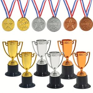 Trophées miniatures plaqués or, cadeaux personnalisables avec logo et design, trophées en plastique, vente chaude - Product Image 4