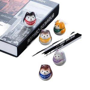 לנדה בסגנון יפני מתנה קרמי המכונית קישוט, חיית מחמד פרח בר מזל דמות בלתי שביר, אפור בהיר - Product Image 1