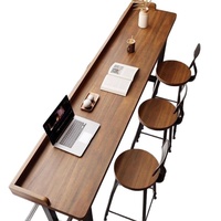 Table haute en bois massif pour salons de thé et balcons, style nordique, avec chaises mobiles intégrées pour séparation de fenêtre