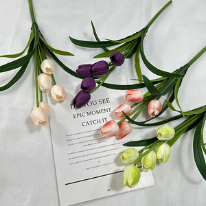 Meici Vente en gros <span class=keywords><strong>de</strong></span> bouquets <span class=keywords><strong>de</strong></span> <span class=keywords><strong>fleurs</strong></span> <span class=keywords><strong>de</strong></span> tulipes artificielles à 5 têtes, petits et bon marché, pour mariage et décoration <span class=keywords><strong>de</strong></span> Noël - Product Image 6