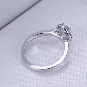 Anillo de Diamante Moissanita de Plata de Ley 925 de Primera Calidad para Boda, Compromiso, Aniversario y Colección de Joyería Fina - Product Image 3