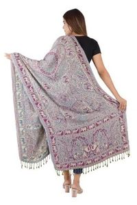 Elegante Estola Gris de Viscosa Tejida, Suave y Transpirable, Larga y Moderna para Mujer, con Tela Suave y Acabado Tejido con Estilo - Product Image 2