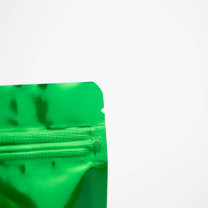 Bolsa pequeña de aluminio <span class=keywords><strong>verde</strong></span> metálico personalizada con cremallera, adhesivo a prueba de humedad, bolsa de soporte de sellado caliente para productos químicos, diseño impreso de gasolina - Product Image 4