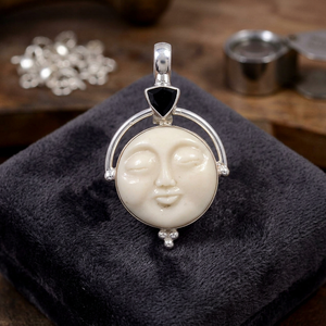Hermoso y Elegante Colgante de Plata de Ley 925 con Rostro de Diosa Balinesa, Joyería Hecha a Mano, Silver Hub SH9204, 11g, Unisex - Product Image 3