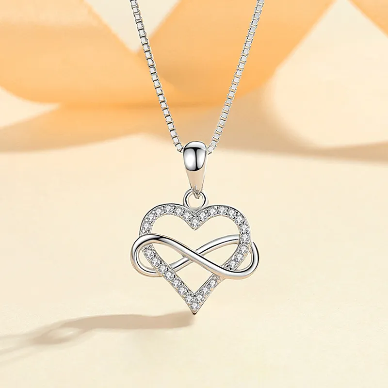قلادة من الفضة الاسترليني عيار 925 على شكل قلب مجوهرات ساحرة سلسلة الحب من جزيئات المويسانيتي للنساء