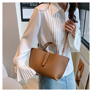 กระเป๋าถือสไตล์เกาหลีอเนกประสงค์สำหรับทุกวัน กระเป๋าสะพายไหล่แฟชั่นคลาสสิกทันสมัย กระเป๋าสะพายข้าง กระเป๋าโท้ทความจุขนาดใหญ่ - Product Image 5