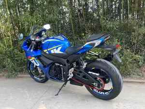 ซูซูกิ GSX600 600 ซีซี เครื่องยนต์ 4 สูบเรียง ความเร็วรอบสูง มอเตอร์ไซค์สปอร์ตมือสอง ใช้แก๊สโซลีน รถจักรยานยนต์สปอร์ตสำหรับแข่ง - Product Image 6