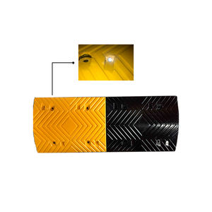 Ralentisseur en caoutchouc à compression haute visibilité 500x400x70mm à déploiement rapide pour zones industrielles et voies d'urgence - Product Image 4