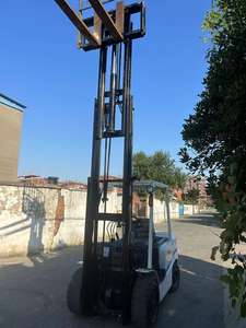 Chariot élévateur à fourche d'occasion TCM30 de 3 tonnes en bon état, importé, d'occasion, empileur à roues TCM - Product Image 3