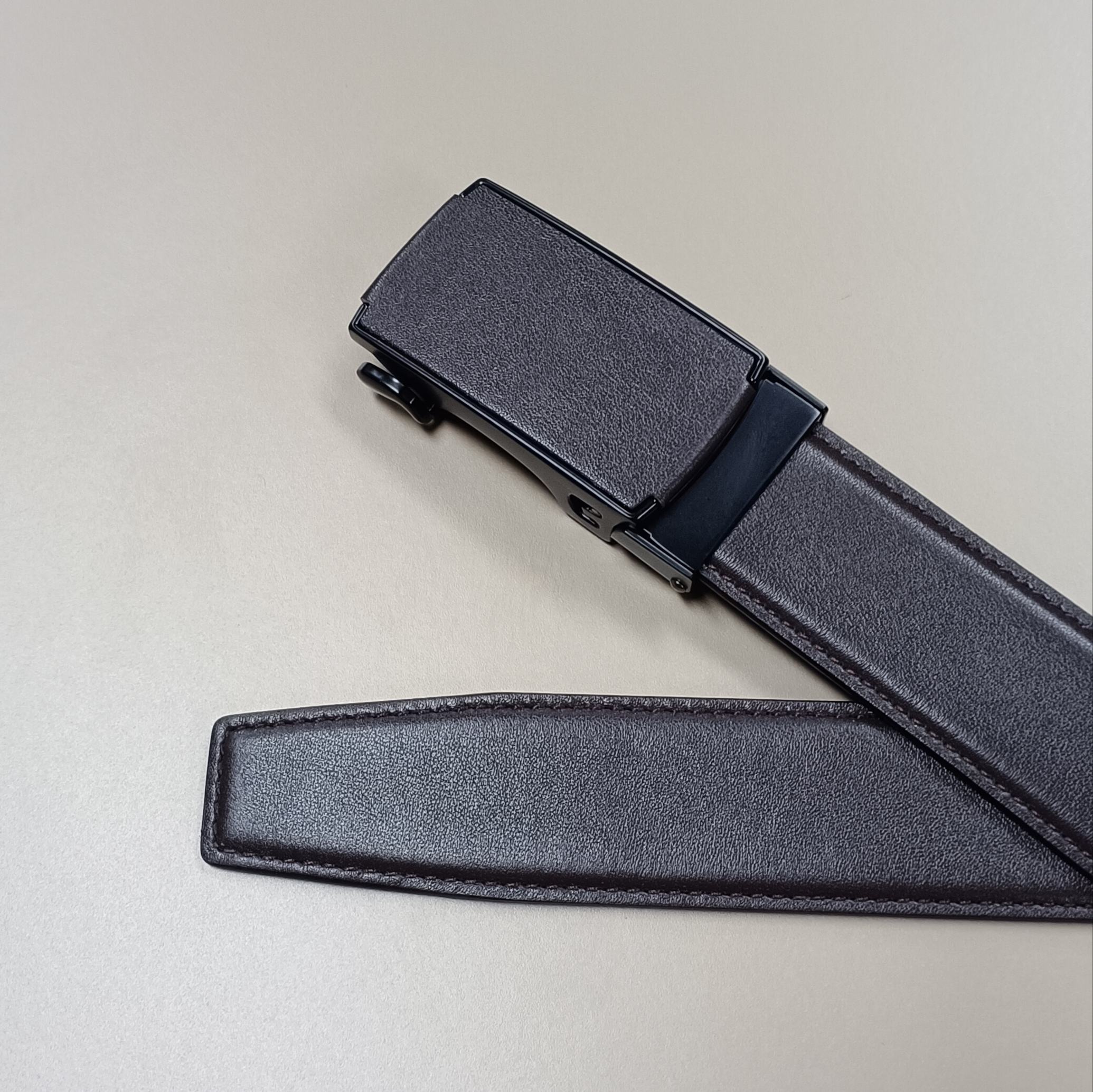 สีน้ำตาล