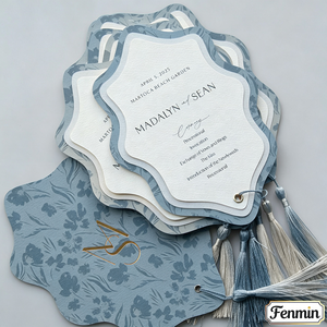 Eleganti Inviti Matrimoniali Personalizzati con Bordo Smerlato e Monogramma in Lamina d'Oro, Menu Stratificato Bordeaux con Nappa - Product Image 4