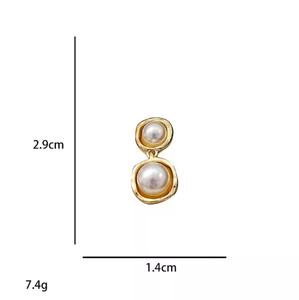 Boucles d'oreilles pendantes tendance plaquées or 14 carats avec perles Noor et perles d'imitation style français pour occasions festives féminines - Product Image 6