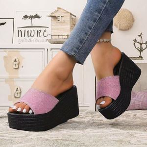 Sandales et claquettes plates personnalisables en PVC pour femmes - Product Image 3