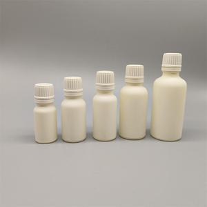 Vente flash 5ml 10ml 20ml 30ml 50ml 100ml Flacon d'huile essentielle en verre givré avec compte-gouttes Flacon d'huile de sérum - Product Image 6