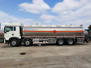 Camion-citerne à carburant SINOTRUK HOWO Euro Spec 8x4 avec réservoir de carburant en aluminium de 25500L 30000L, EBS ESC, suspension pneumatique pour le stockage d'eau - Product Image 5