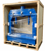 Presse hydraulique pour le montage de garnitures de soupapes en PTFE