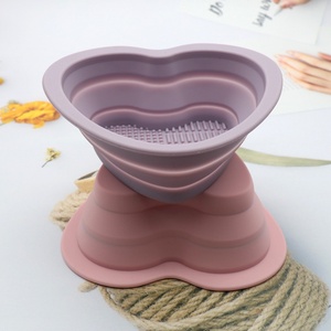Bol de nettoyage pliable en silicone en forme de cœur pour pinceaux de maquillage, houppettes et éponges de beauté, outil de nettoyage cosmétique - Product Image 3