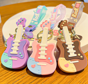 Portachiavi Creativo e Carino a Forma di <span class=keywords><strong>Chitarra</strong></span> 3D in Plastica Leggera, Gancio per Auto e Borsa Personalizzato per Decorazione - Product Image 5
