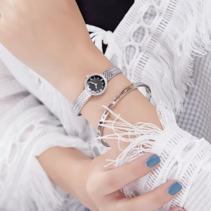 Minimalist Retro Niche Light Luxury Small Gold Quartz Pointer Women's Internet-Famous Hot-selling Petite Exquisite Dial <b>Watch</b> - Product Image 6