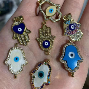Tùy Chỉnh Tự Làm Tôn Giáo Năng Lượng Bảo Vệ Hamsa Mắt Tay Mặt Dây Chuyền Charms CZ Men Drop Mắt May Mắn Charms - Product Image 1
