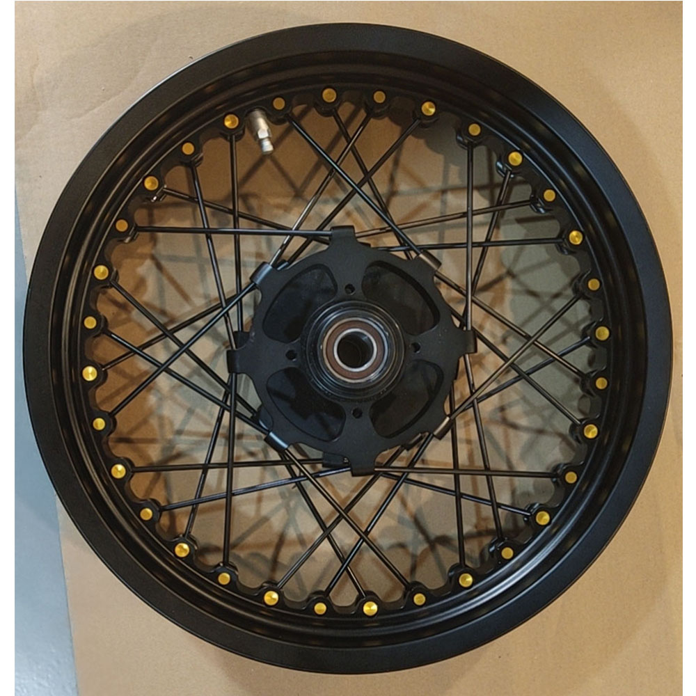 トライアンフ　ボンネビル　空冷　ホイール トライアンフ ボンネビル T100 購入ガイド | バージントライアンフ