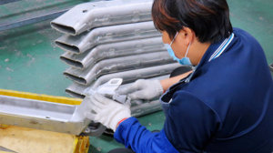 하이브리드 알루미늄 및 엔지니어링 플라스틱 부품이 포함 된 맞춤형 컬러 양극 산화 처리 오토바이 업그레이드 키트 - Product Image 5