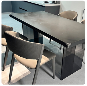 Ensemble de chaises de salle à manger contemporaines, dossier en tissu bicolore, design ergonomique incurvé, structure en métal robuste, décoration intérieure - Product Image 3