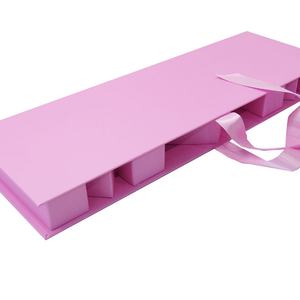 Caja de Regalo con Forma de Letra MOM, Rellenable, de Cartón, con Diseño Floral y Dulces para el Día de la Madre - Product Image 4