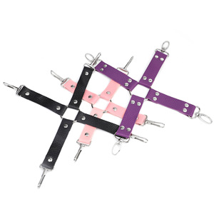 Hebilla de Cuero en Forma de Cruz Multicolor, Accesorio SM para Adultos - Product Image 4
