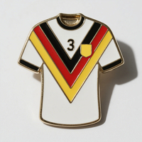 Pin Enamel Jersey Sepak Bola Kustom, Lencana Logam Paduan Seng untuk Warna Kustom Antik Modern, Suvenir untuk Penggemar Sepak Bola