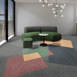 Dalles de moquette de bureau intérieures modernes personnalisées - Moquette ignifuge, amortie, antistatique et résistante à l'eau - Product Image 1
