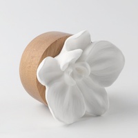 Diffuseur d'huiles essentielles en céramique parfumée pour la maison, en plâtre aromatique, sur base en bois, en porcelaine, en forme d'orchidée, pour la vente en gros