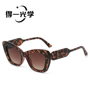 Cat Eye <b>Sunglasses</b> Green Frame Tortoise Temple UV400 Women's Fashion Sun Protection - Product Image 3
